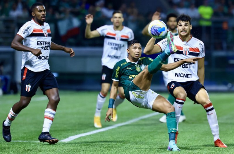 Em vantagem, Palmeiras visita o Botafogo, em Ribeirão Preto