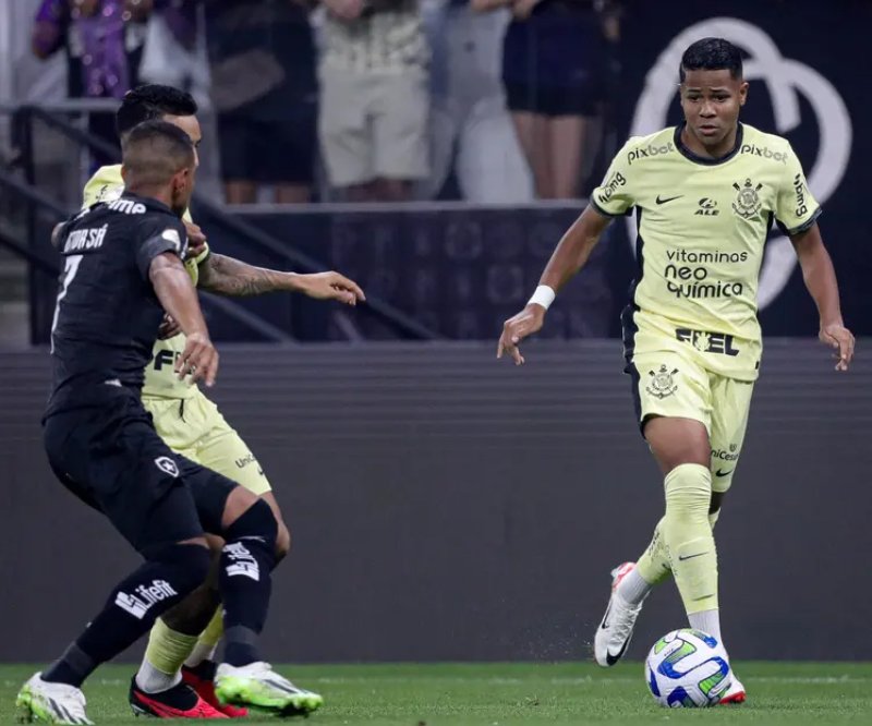 Corinthians enfrenta o Botafogo pelo Brasileirão