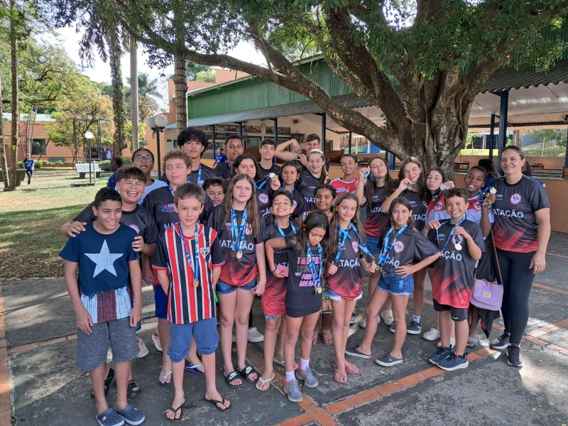 Equipe de natação penapolense traz 41 medalhas após competição em Assis