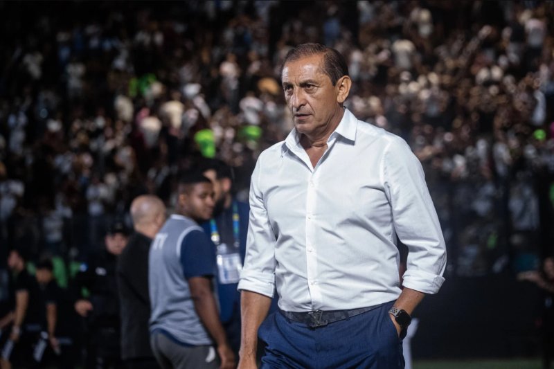 Com novo técnico, Corinthians recebe o Criciúma