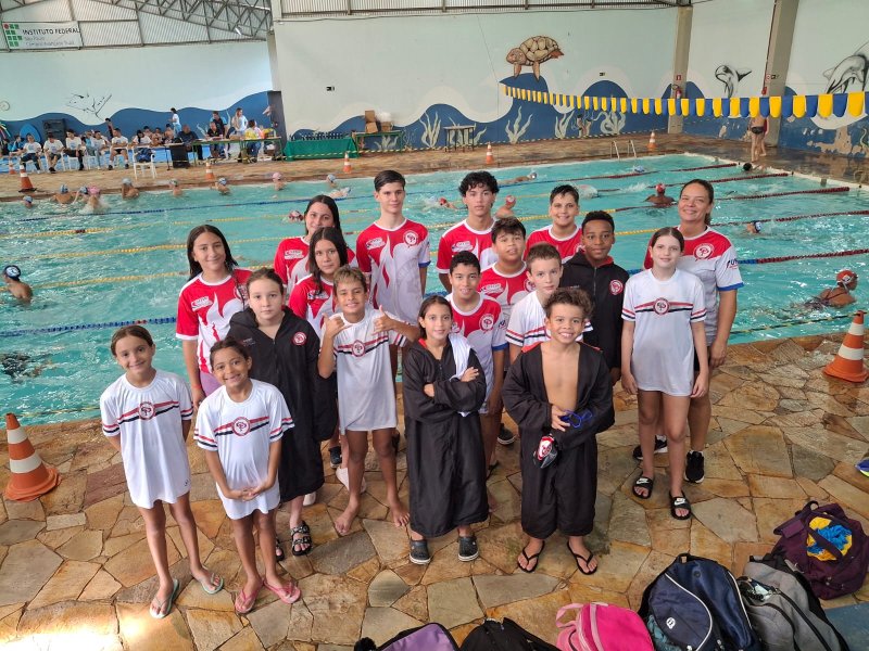 Natação conquista 36 medalhas no Circuito da Liga Paulista 2024