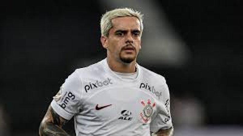 Fagner registra a temporada com menos jogos desde retorno ao Corinthians