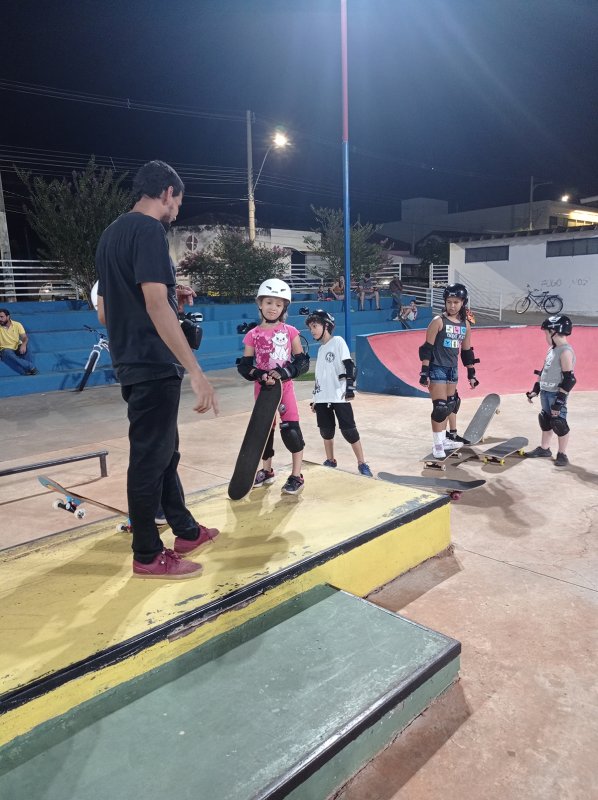 Penápolis realiza oficina de skate para iniciantes