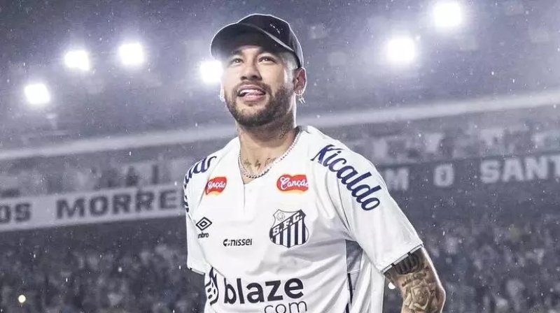 Neymar aproveita folga do Santos para se recuperar e celebrar aniversário 