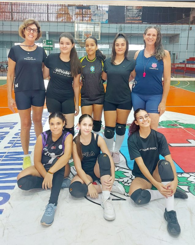 Festival Vôlei Fest reúne mais de 30 alunas da modalidade