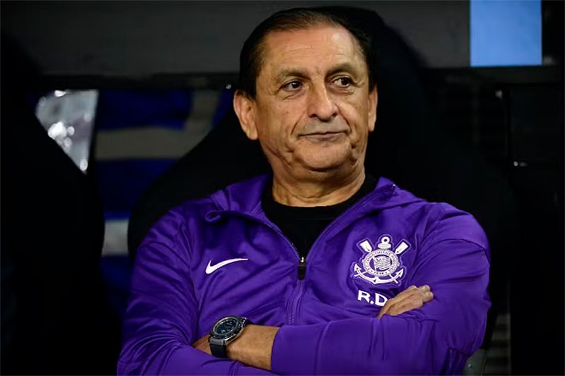 Corinthians demite o técnico Ramón Díaz