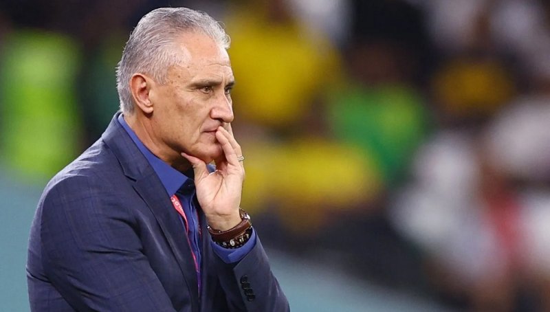 Tite anuncia pausa na carreira por questões de saúde e diz não ao Corinthians