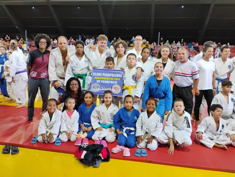 Judô conquista medalhas em campeonato