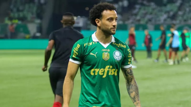Palmeiras e Flamengo duelam pelo Brasileirão
