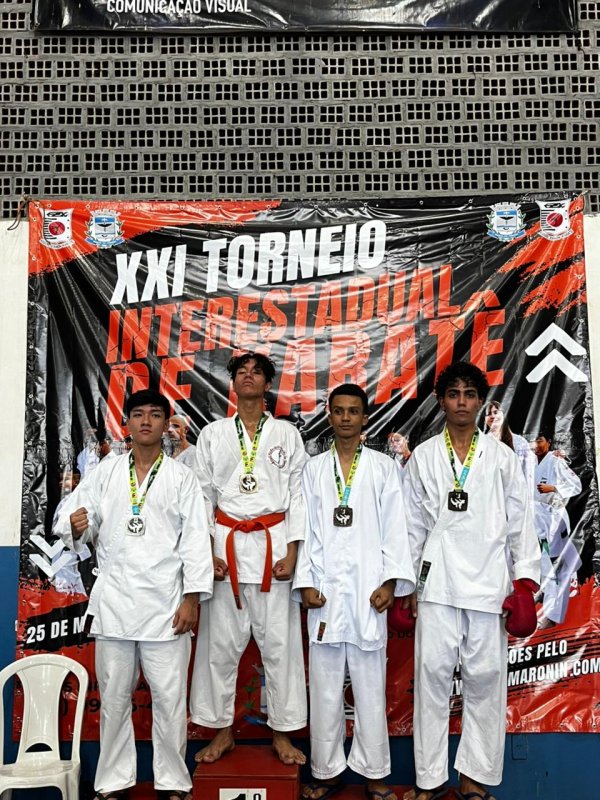 Karatecas de Penápolis conquistam muitas medalhas no Campeonato Interestadual