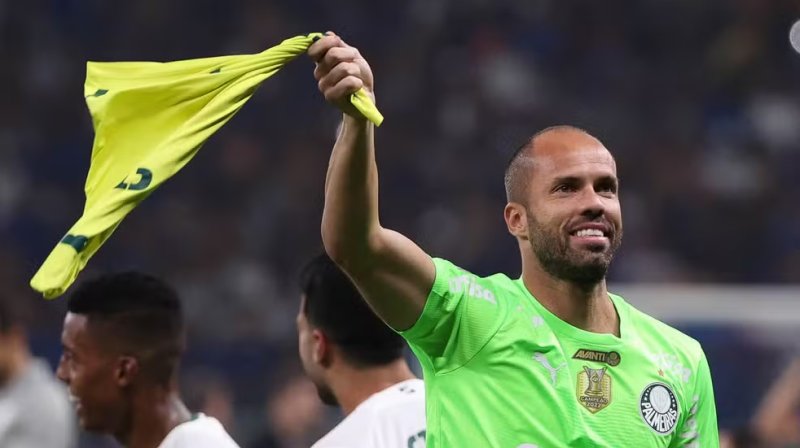 Palmeiras tem três jogadores em fim de contrato no elenco que podem sair de graça em 2026