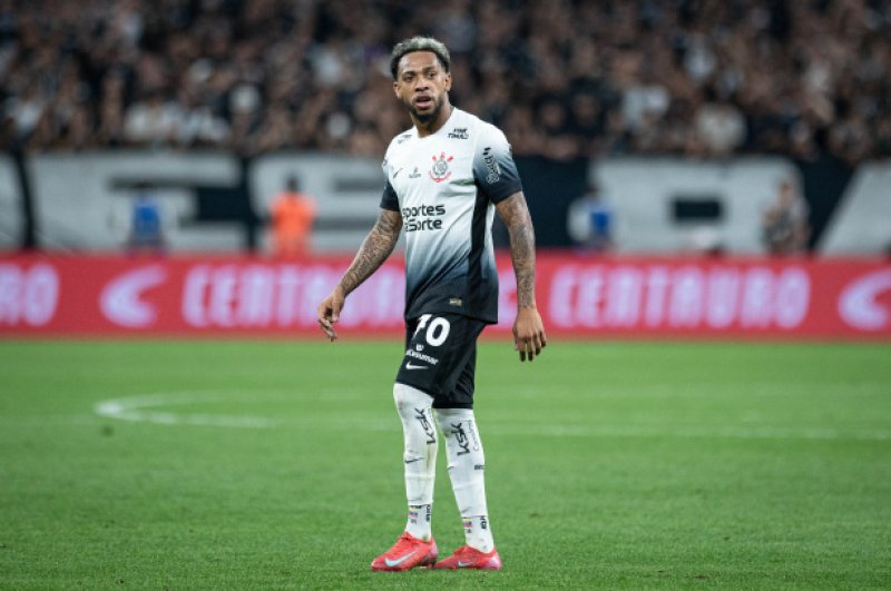 Botafogo e Corinthians jogam pelo Brasileirão