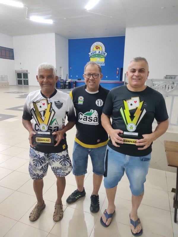Adilson e Daniel vencem torneio de truco no Lago
