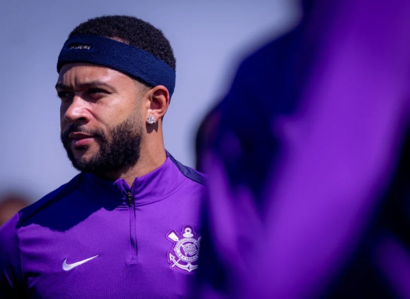 Corinthians busca R$ 46 milhões a curto prazo para derrubar transfer ban e pagar Memphis