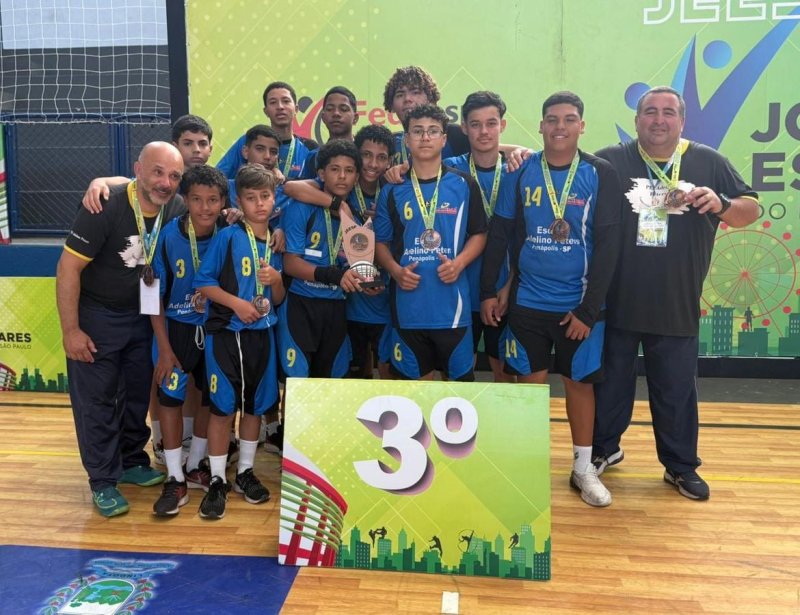 Vôlei Masculino da EE Adelino Peters é terceiro do Estado