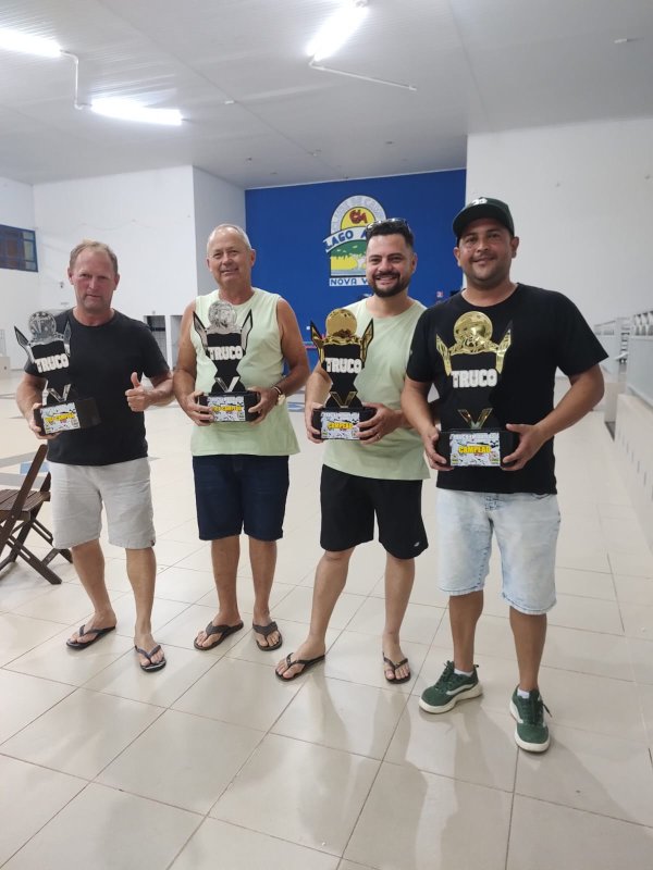 Lago Azul realiza torneio de truco