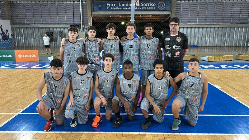 Equipe de basquete segue representando a cidade em competições da região