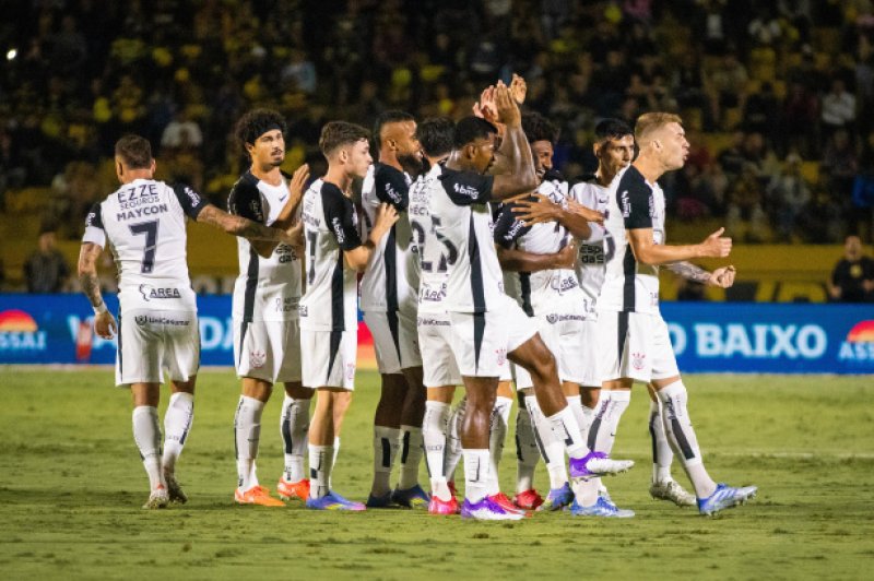 Corinthians emenda primeira sequência de vitórias