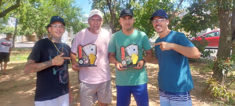 Ademir e Grilo vencem torneio de truco da Secretaria de Esporte 