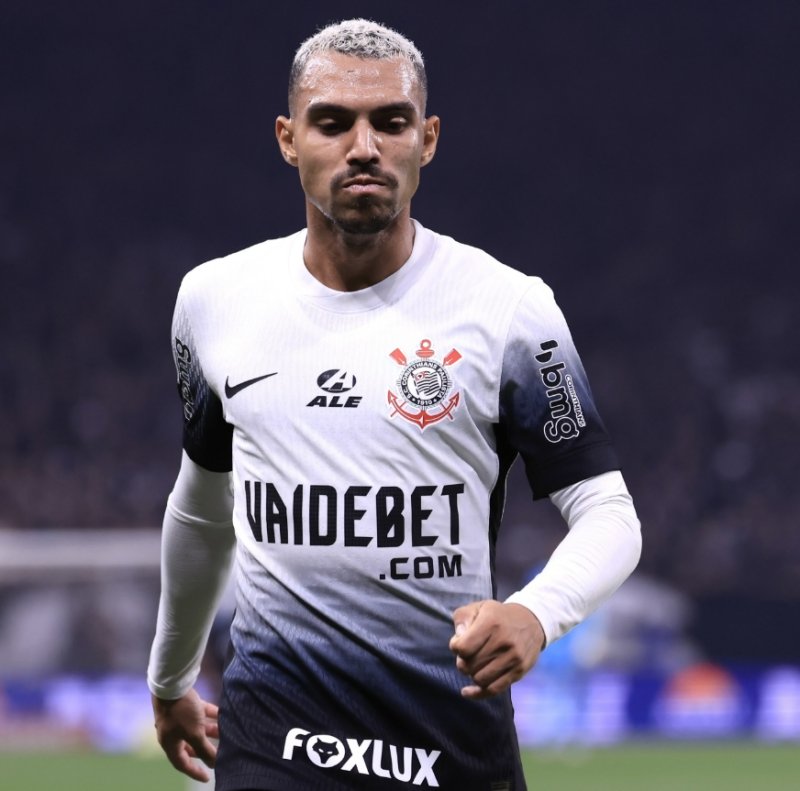 Fortaleza e Corinthians duelam no Castelão