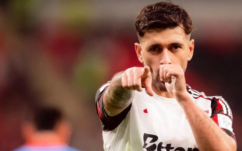 Flamengo bate Cruz Azul e vai à semi do Intercontinental