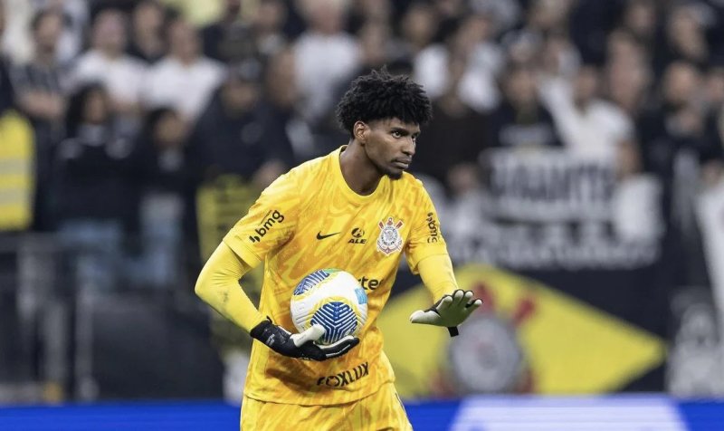 Executivo do Corinthians admite sondagens por Hugo Souza