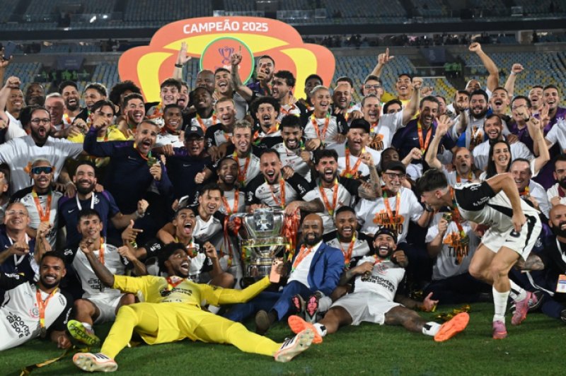 Corinthians e Flamengo disputarão Super Copa Rei