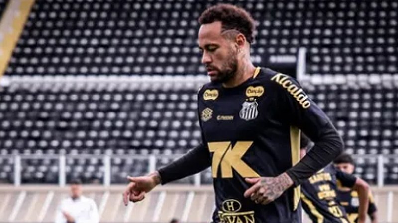 Pai de Neymar revela que craque cogitou aposentadoria em 2025