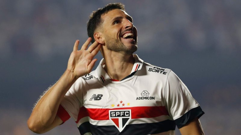 São Paulo e Portuguesa jogam esta noite no Morumbis