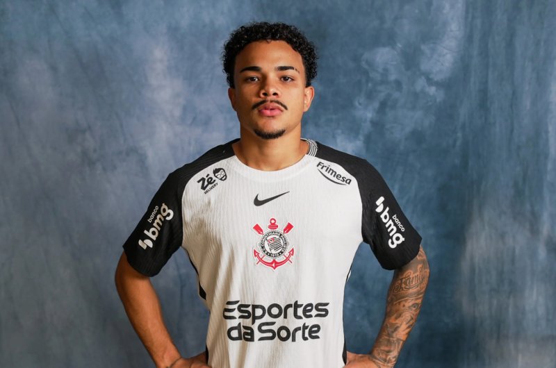 Corinthians anuncia contratação do atacante Kaio César