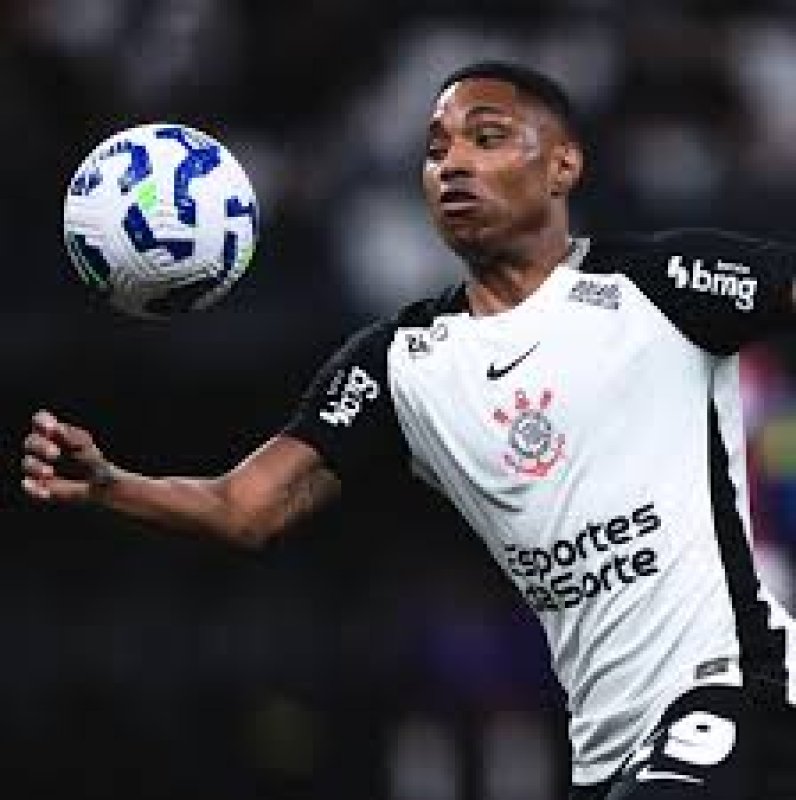 Cruzeiro e Corinthians duelam no Mineirão