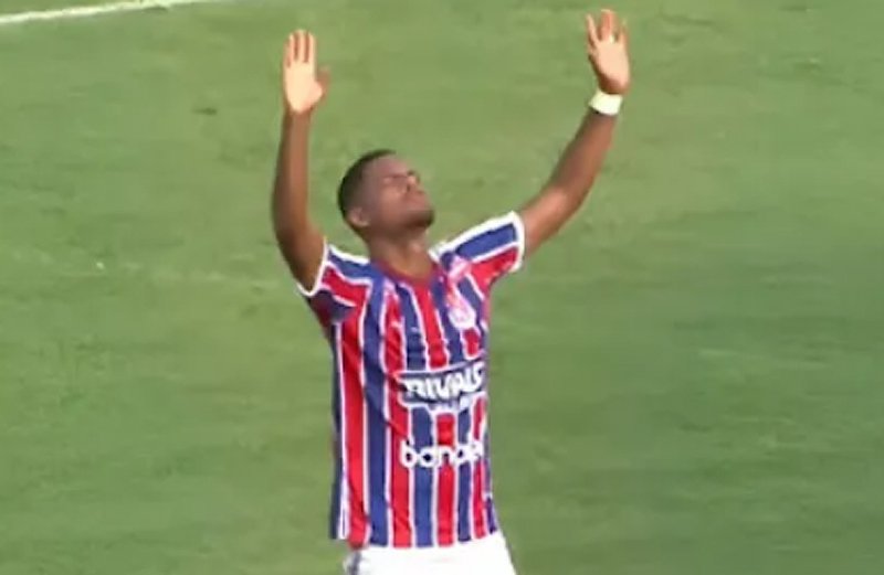 Penapolense vence e encosta na liderança da Série A4