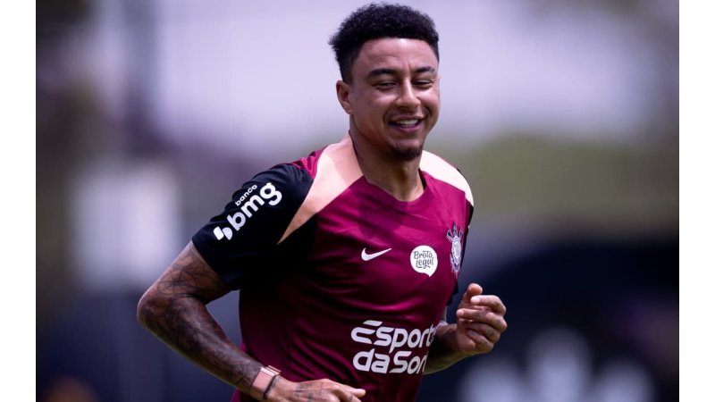 Lingard se aproxima de ser registrado pelo Corinthians