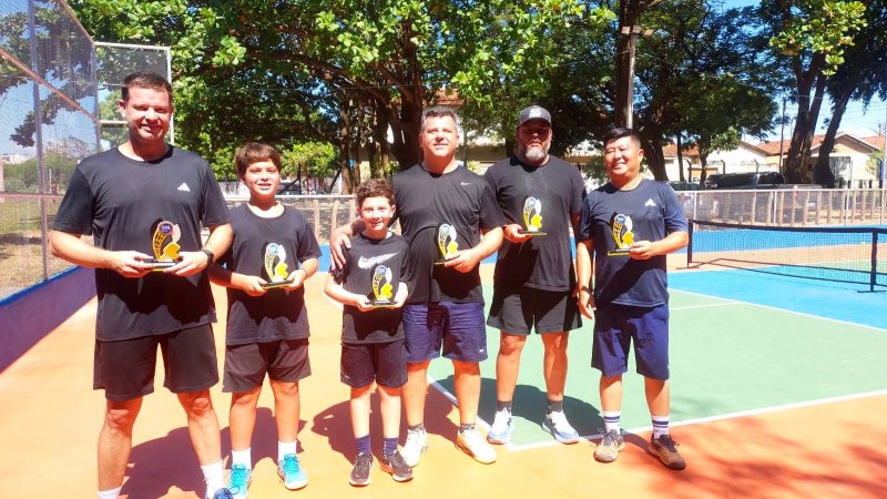 Torneio movimenta quadra de pickeball