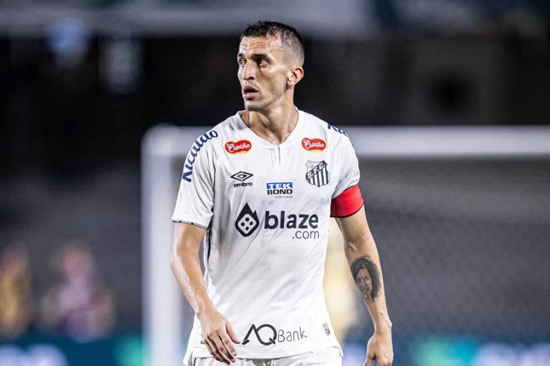Santos enfrenta o San Lorenzo na Vila Belmiro