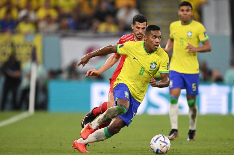 Ancelotti indica Danilo e Alex Sandro nas laterais para estreia