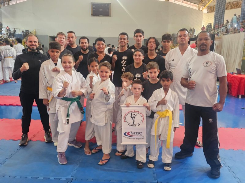 Karatê conquista 16 medalhas no Interestadual de Santa Fé do Sul