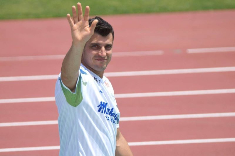Penapolense é homenageado como lenda do futebol japonês