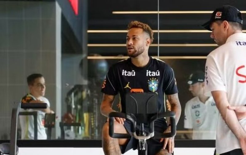 Ancelotti projeta retorno de Neymar à Seleção e destaca papel do craque