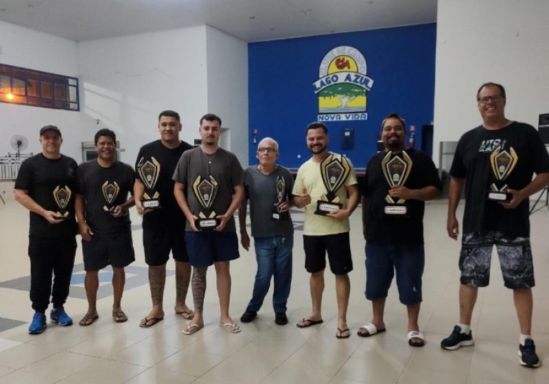 Pedro e Tallison vencem torneio de truco no Lago Azul
