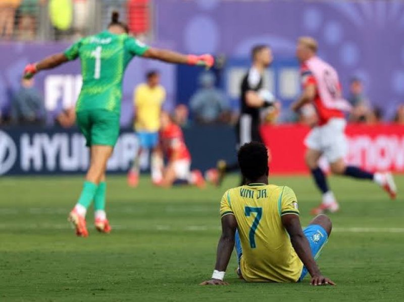 Vini Jr. quebra o silêncio após eliminação da Seleção