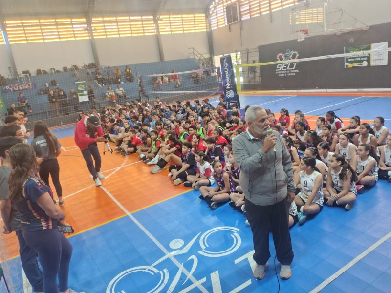 Equipes de Penápolis participam de Festival Minivôlei