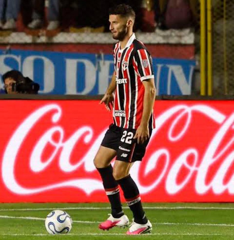São Paulo enfrenta o Bragantino esta noite