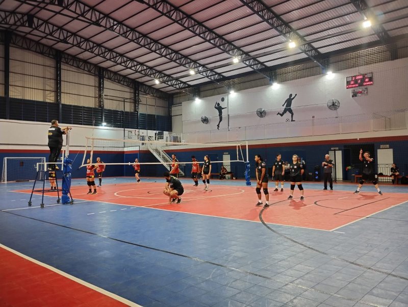 Vôlei prossegue nesta segunda-feira no clube Lago Azul