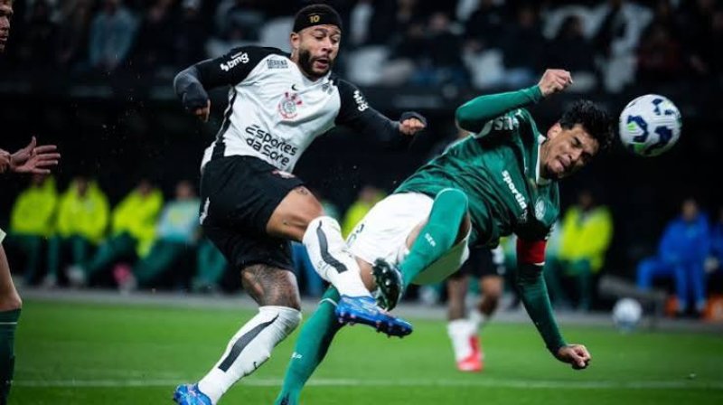 Palmeiras e Corinthians disputam clássico pelo Brasileirão