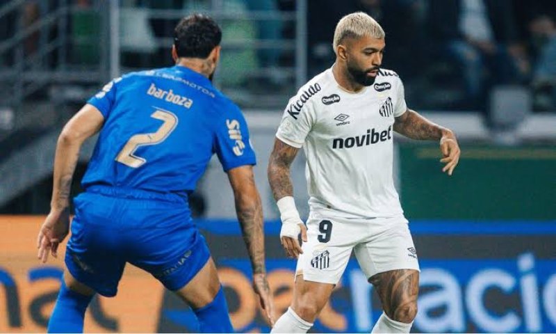 Santos e Palmeiras disputam clássico na Vila Belmiro