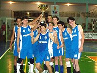 Voleibol da EE Carlos Sampaio Filho é vice-campeão do Estado 