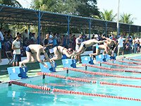 Lago Azul programa Torneio de Natação