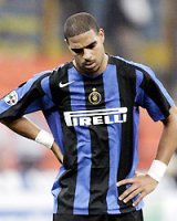 Inter de Milão admite rescindir contrato de Adriano