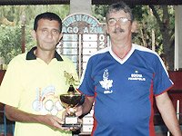 Jair e Francisco são campeões de Torneio de Bocha no Lago